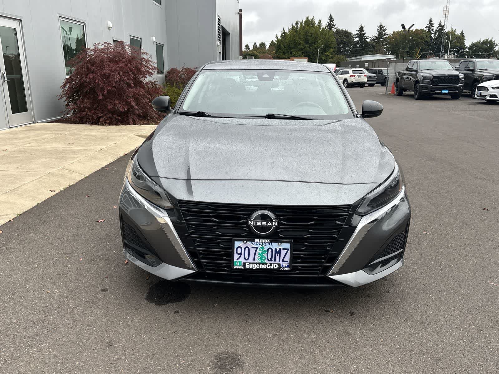 Used 2025 Nissan Altima 2.5 SV FWD image 8