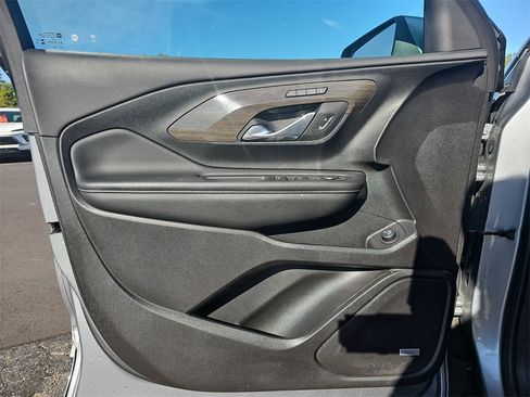 Used 2024 GMC Terrain Denali w/ Denali Premium Package image 35