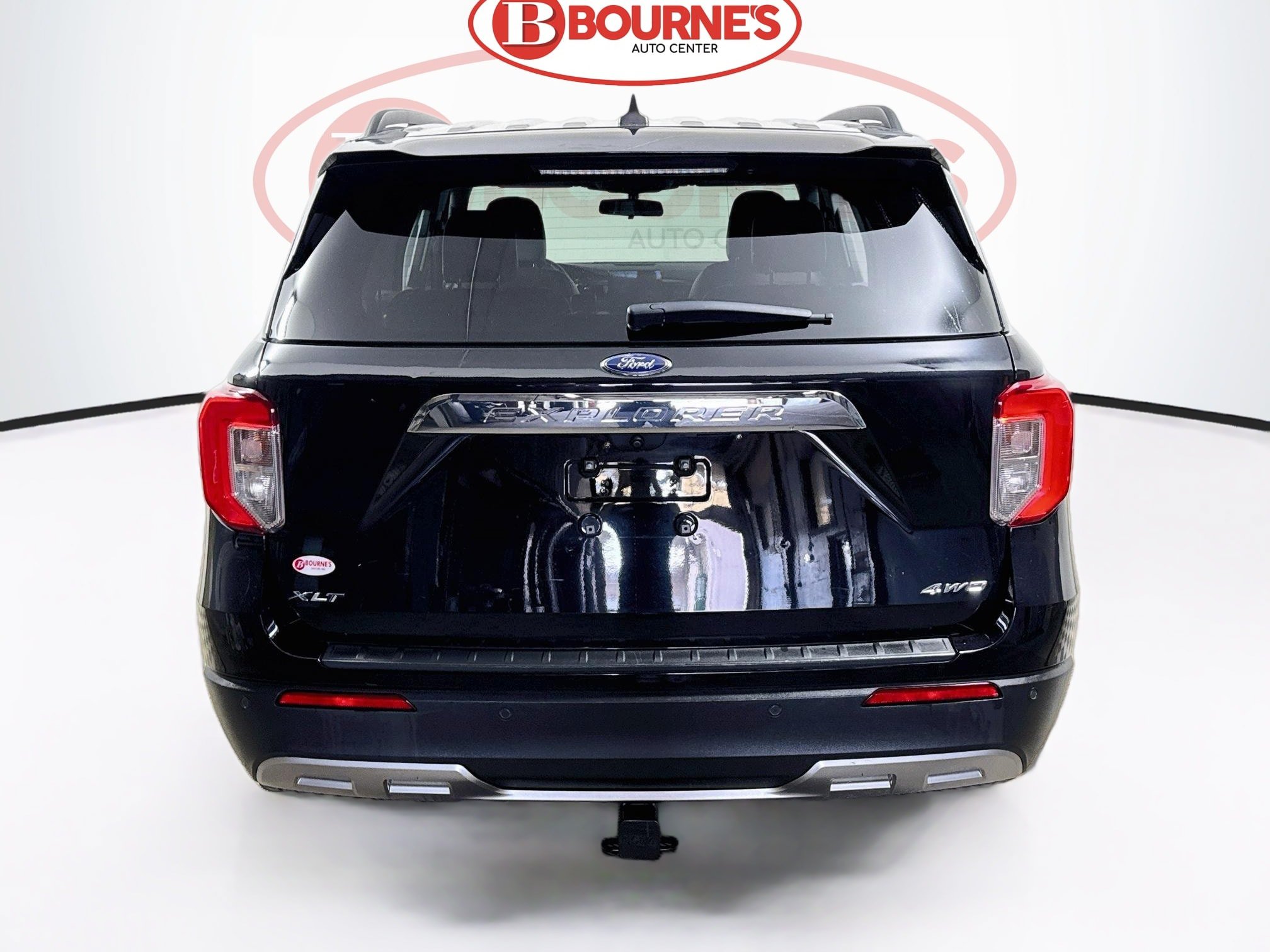 Used 2021 Ford Explorer XLT w/ Equipment Group 202A AWD/4WD image 8