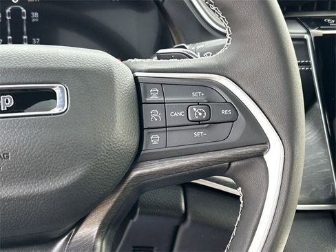 New 2025 Jeep Grand Cherokee L Limited w/ Luxury Tech Group II image 21