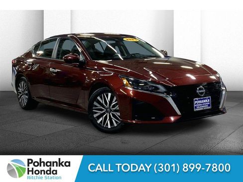Used 2023 Nissan Altima 2.5 SV image 1