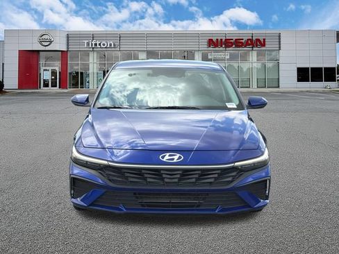 Used 2024 Hyundai Elantra SEL FWD image 2
