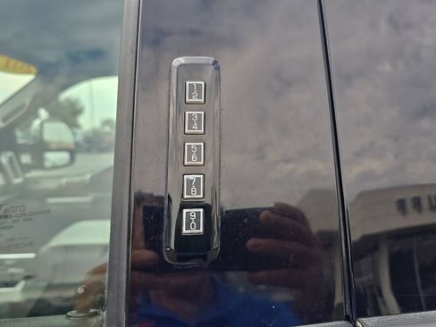 Used 2017 Ford F350 Lariat w/ Lariat Ultimate Package AWD/4WD image 11