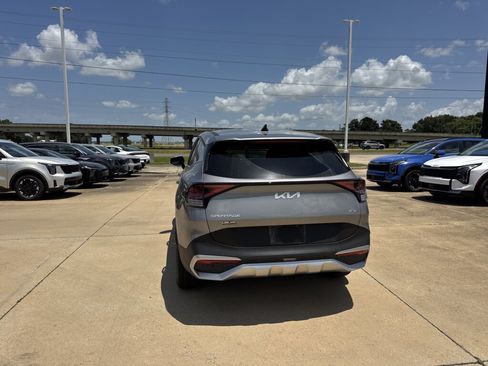 Certified 2025 Kia Sportage LX FWD image 22