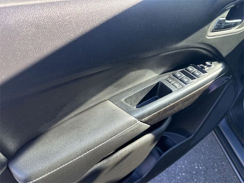 Used 2022 GMC Canyon Elevation image 21