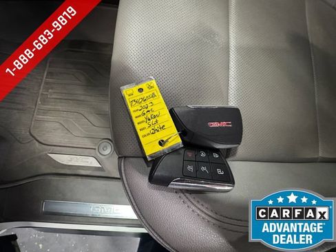 Certified 2023 GMC Yukon SLT w/ SLT Premium Package AWD/4WD image 27