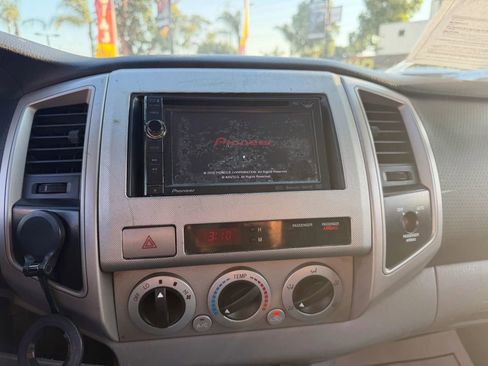 Used 2006 Toyota Tacoma PreRunner RWD image 17