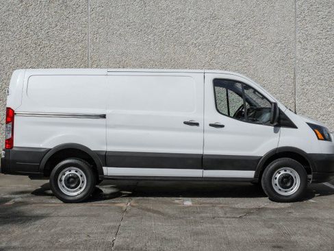 Used 2019 Ford Transit 250 130 Low Roof image 9
