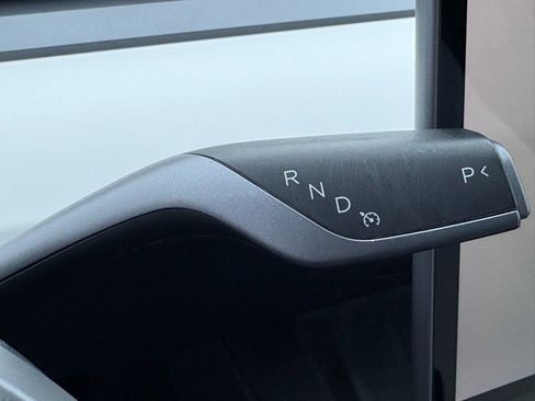 Used 2023 Tesla Model Y Long Range image 33