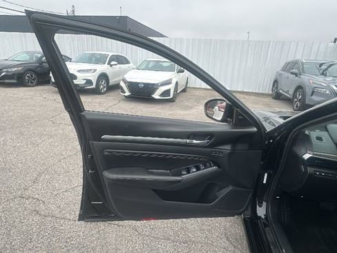 Used 2021 Nissan Altima 2.5 Platinum image 12