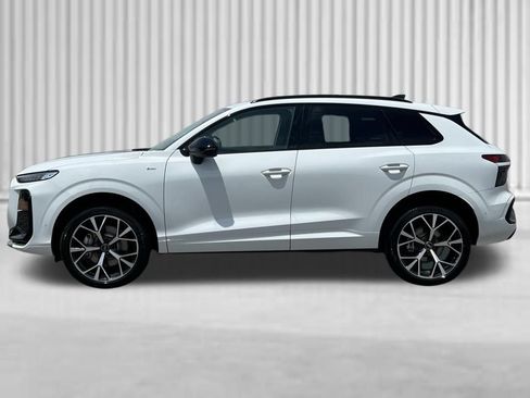 New 2026 Audi Q3 quattro 2.0T AWD/4WD image 2