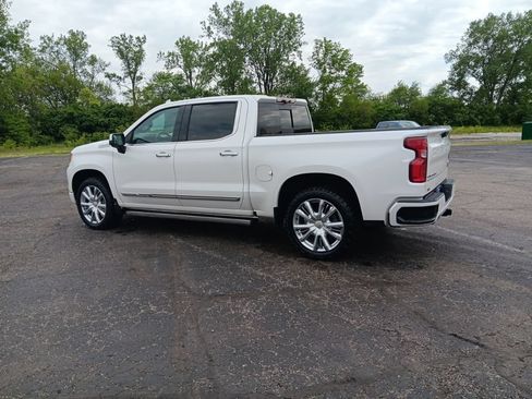 Used 2023 Chevrolet Silverado 1500 High Country w/ Technology Package AWD/4WD image 10