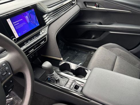 Used 2025 Toyota Camry LE FWD image 41