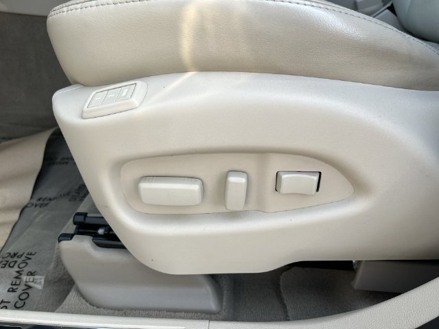 Used 2015 Cadillac SRX Luxury w/ Driver Awareness Package AWD/4WD image 23