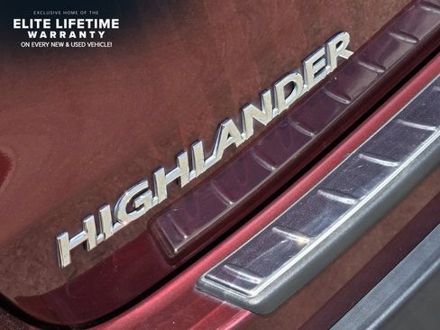 Used 2017 Toyota Highlander Limited AWD/4WD image 9