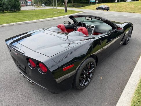 Used 2005 Chevrolet Corvette Convertible RWD image 12