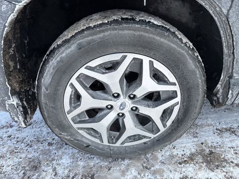 Used 2023 Subaru Forester Premium image 8