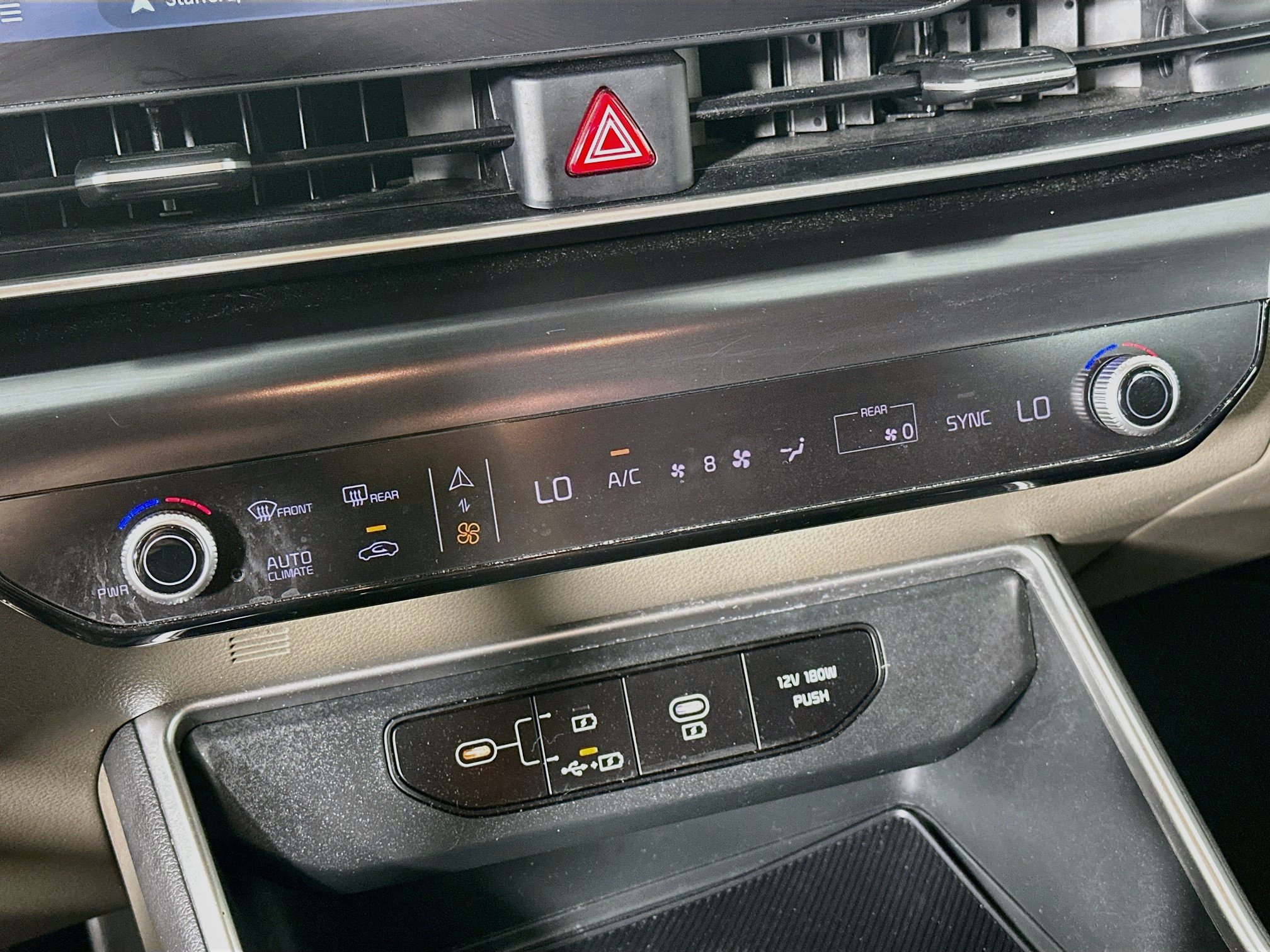 Used 2025 Kia Carnival FWD image 24