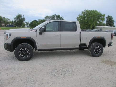 New 2026 GMC Sierra 2500 AT4X AWD/4WD image 10