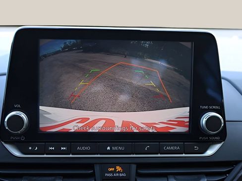 Used 2024 Nissan Altima 2.5 SV FWD image 21