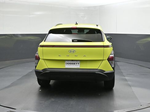 Used 2025 Hyundai Kona SEL FWD image 5