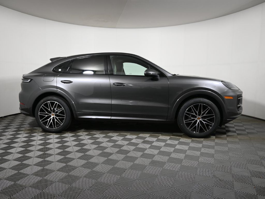 Used 2026 Porsche Cayenne Coupe AWD/4WD image 8