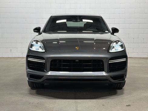 Certified 2023 Porsche Cayenne Turbo S AWD/4WD image 9
