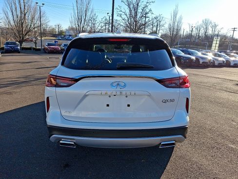 Certified 2025 INFINITI QX50 Luxe image 6