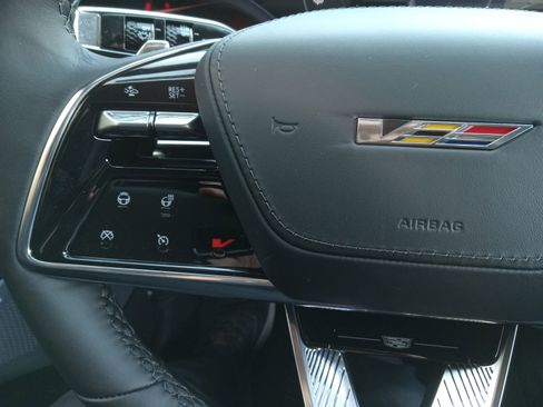 New 2026 Cadillac Lyriq V image 20