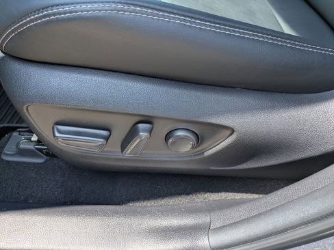 Used 2022 Toyota RAV4 XLE Premium image 8