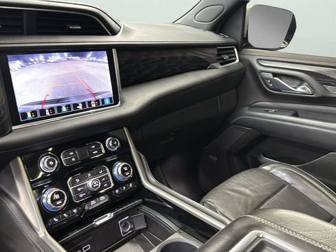 Used 2021 GMC Yukon Denali w/ Denali Premium Package image 20