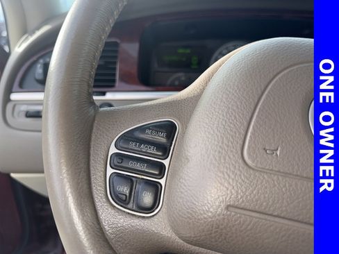 Used 2004 Lincoln Town Car Ultimate image 19