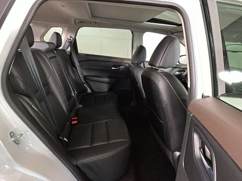 Used 2023 Nissan Rogue SL AWD/4WD image 34
