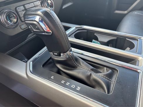 Used 2018 Ford F150 Lariat w/ Equipment Group 502A Luxury image 28