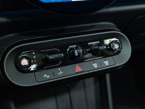 Certified 2025 MINI Cooper S image 19