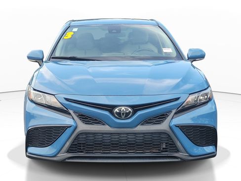 Used 2023 Toyota Camry SE FWD image 2