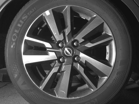 Used 2025 Nissan Versa SV FWD image 15