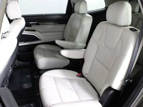 Used 2021 Kia Telluride EX w/ EX Premium Package image 19