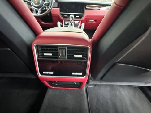 Used 2023 Porsche Cayenne Coupe AWD/4WD image 22
