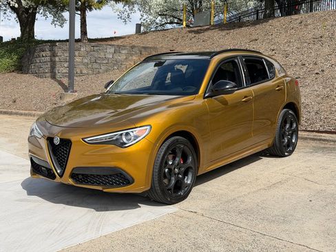Used 2023 Alfa Romeo Stelvio Veloce image 7