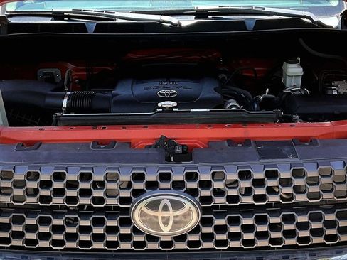 Used 2018 Toyota Tundra SR5 w/ SR5 Upgrade Package AWD/4WD image 29