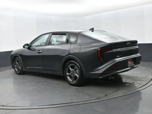 Used 2025 Kia K4 FWD image 9