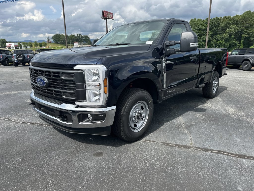 New 2025 Ford F350 XL w/ XL Driver Assist Package RWD image 4