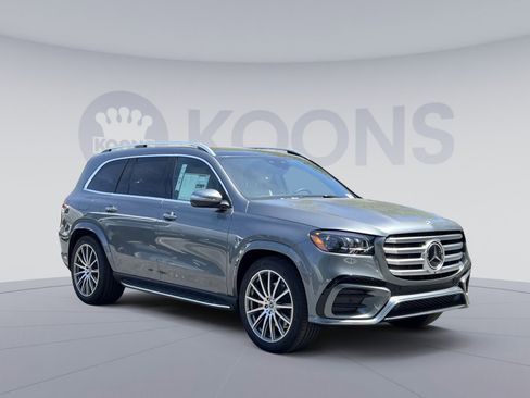 New 2026 Mercedes-Benz GLS 580 4MATIC image 2