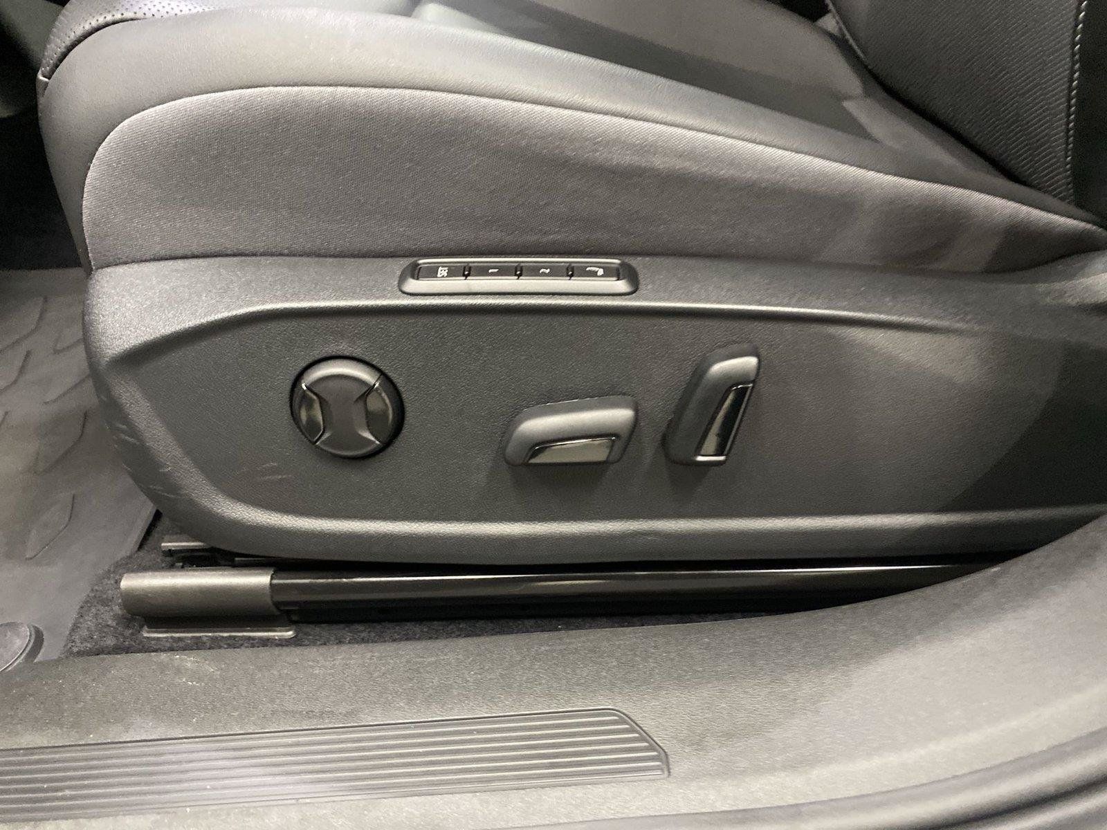 Used 2023 Volkswagen ID.4 Pro S AWD/4WD image 18