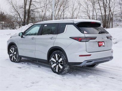 New 2025 Mitsubishi Outlander SE
