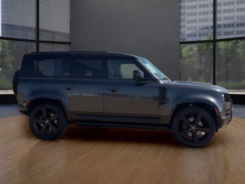 Used 2025 Land Rover Defender 110 X-Dynamic SE image 6