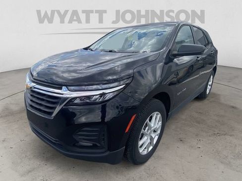Used 2024 Chevrolet Equinox LS w/ LS Convenience Package AWD/4WD image 1