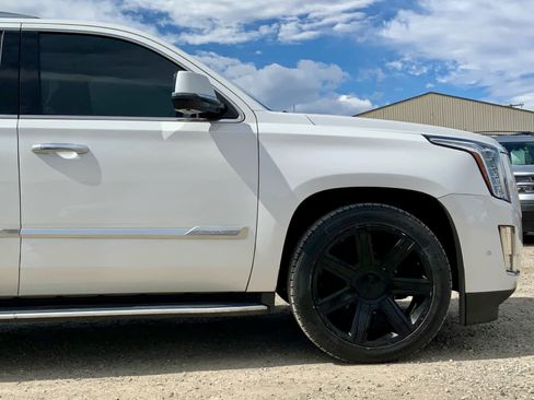 Used 2020 Cadillac Escalade ESV Luxury AWD/4WD image 10