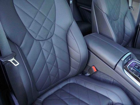 Certified 2025 BMW X5 xDrive50e w/ Premium Package image 14